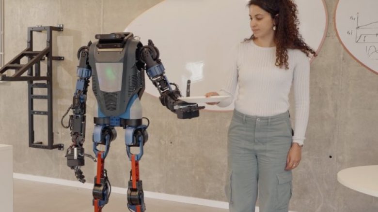 nje-startup-izraelit-zbulon-robotin-humanoid-per-detyra-ne-shtepi-dhe-ne-pune-perfshire-ato-larese-dhe-pastrimi